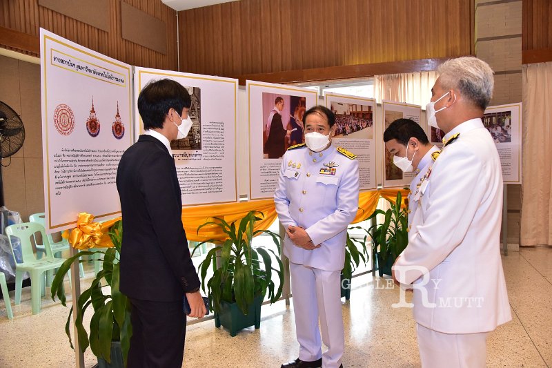20211013 laying-a-wreath-161.JPG
